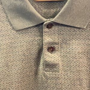 Very nice, handsome and soft mens shirt.  Great colors and pattern.  Never worn.